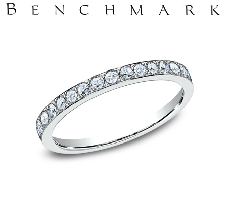 14k White Gold Pave Set 0.66ctw Round Diamond Wedding Band