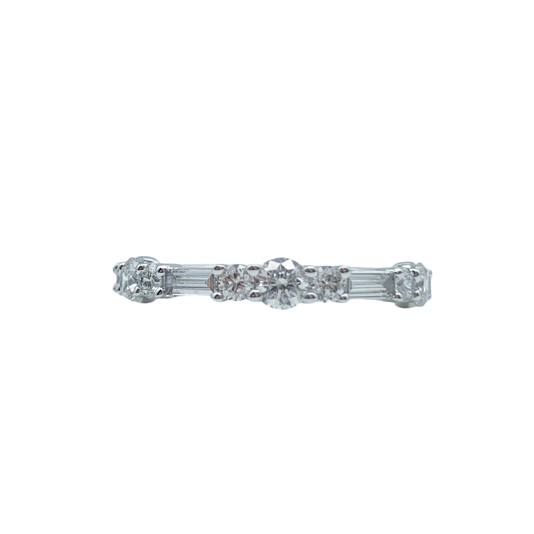 14k White Gold Shared Prong 0.75ctw Round Diamond Wedding Band