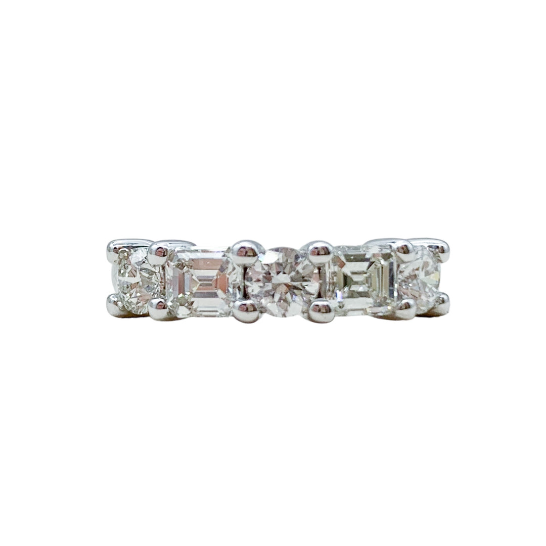 14k White Gold Shared Prong 0.74ctw Round Diamond Wedding Band
