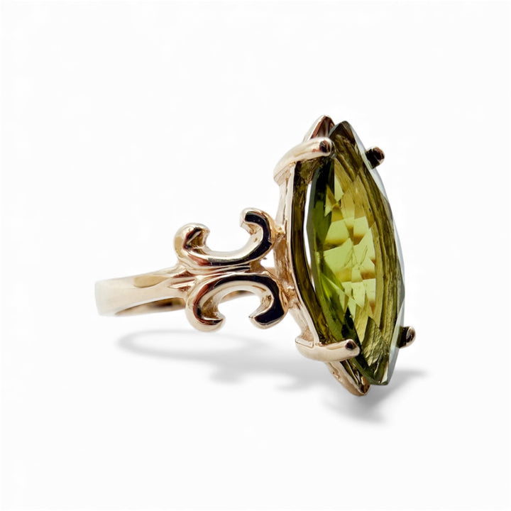14k Yellow Gold Peridot Estate Ring