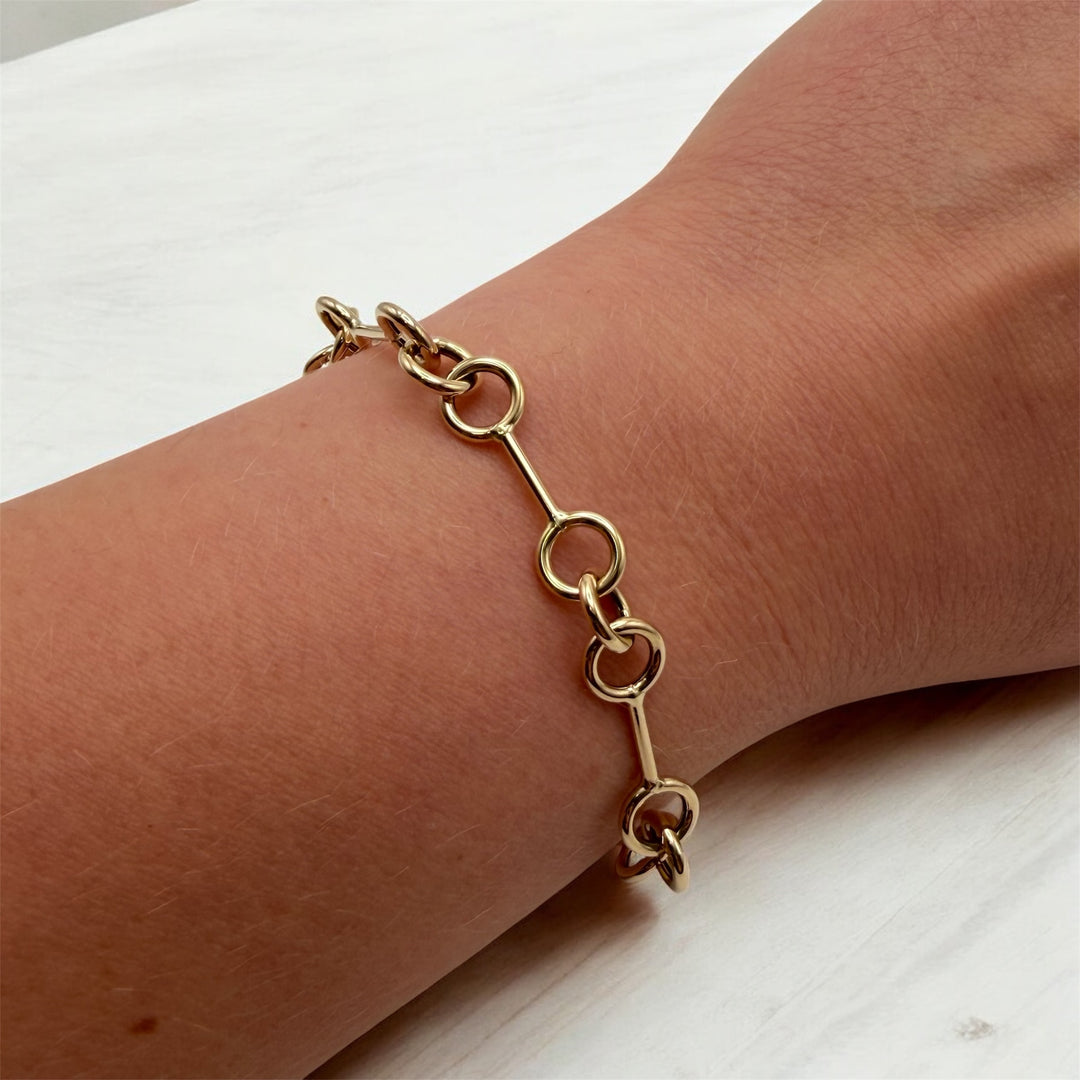 14k Yellow Gold Circle Bar Bracelet