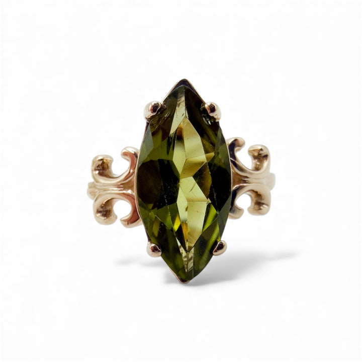 14k Yellow Gold Peridot Estate Ring