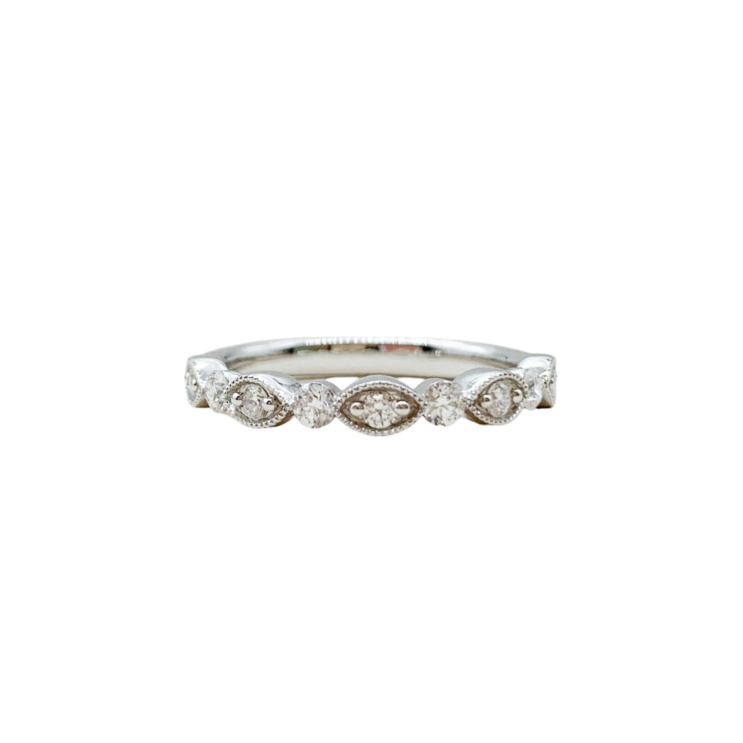 14k White Gold Shared Prong 0.34ctw Round Diamond Wedding Band