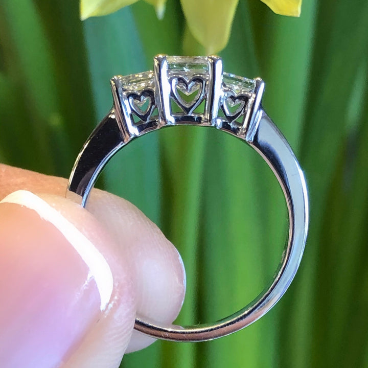 14k White Gold 3 Stone Diamond Estate Ring
