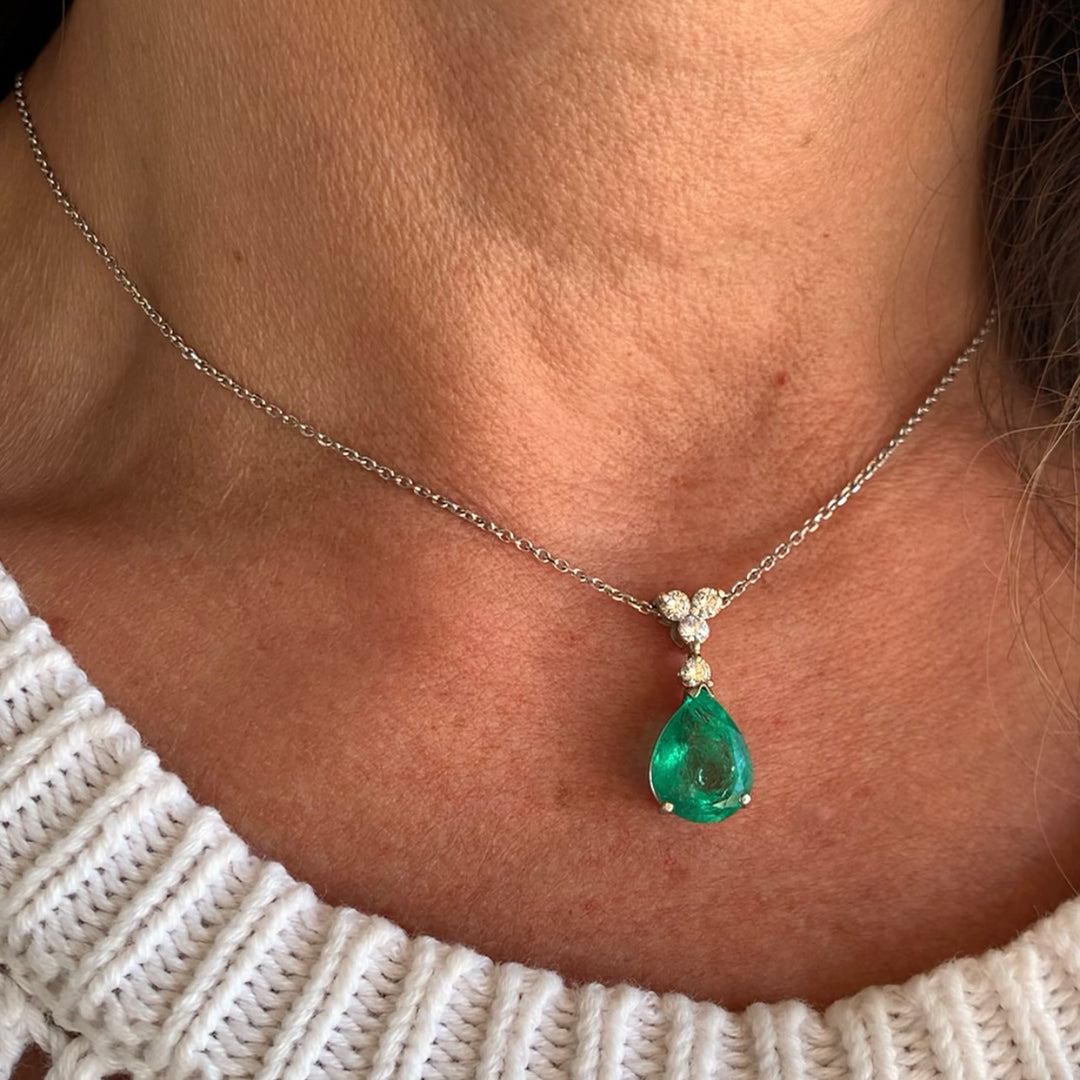 14k White Gold Drop Emerald Estate Pendant