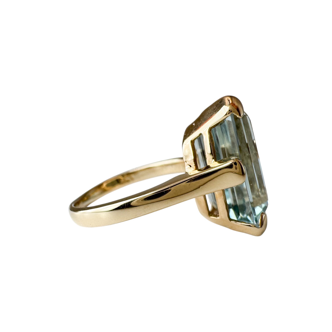 14k Yellow Gold Aquamarine Estate Ring