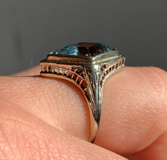 18k White Gold Antique Blue Topaz Estate Ring