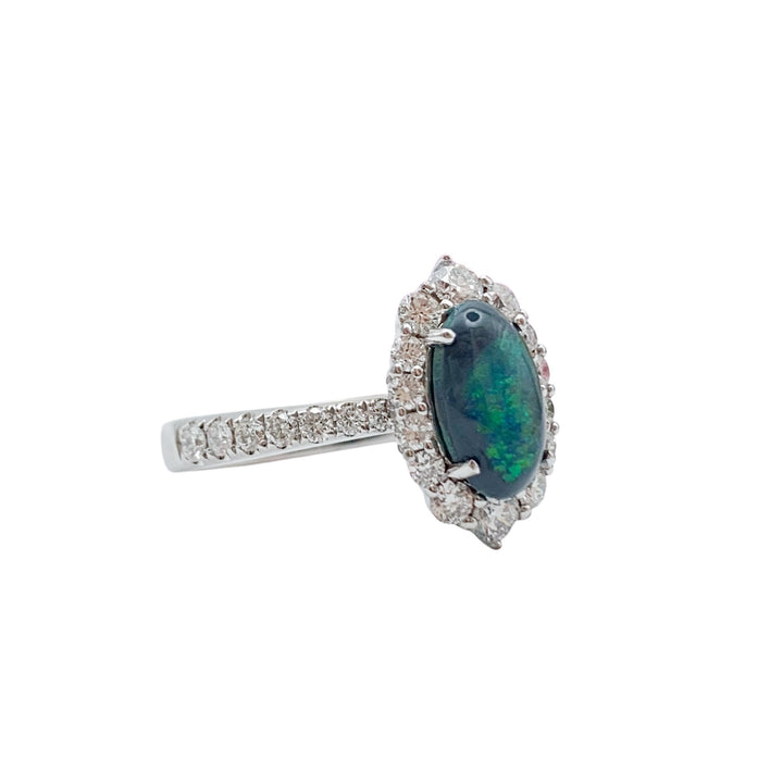 18k White Gold Opal Gemstone Ring