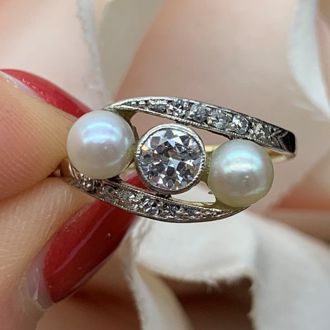 14k Yellow Gold Antique Diamond Estate Ring