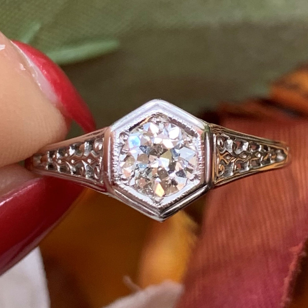 14k White Gold Antique Diamond Estate Ring