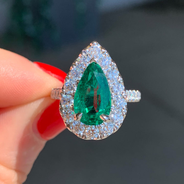 Platinum White Gold Emerald Gemstone Ring