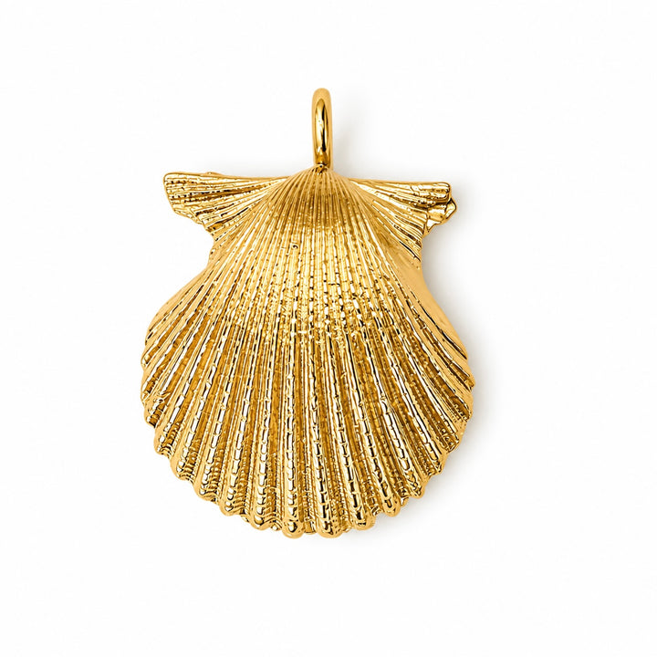14k Yellow Estate Shell Pendant