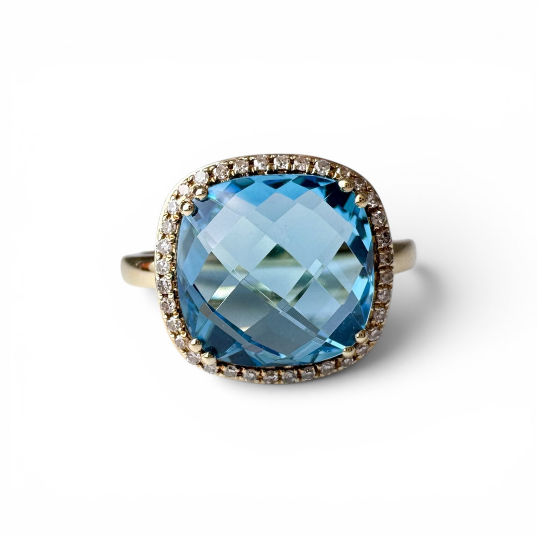 14k Yellow Gold Blue Topaz Ring