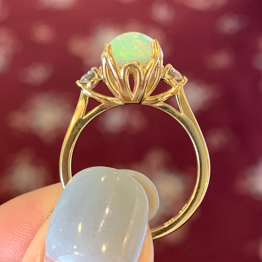 18k Yellow Gold Opal 3 Stone Ring