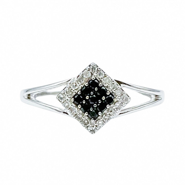 14k White Gold Cluster Diamond Estate Ring