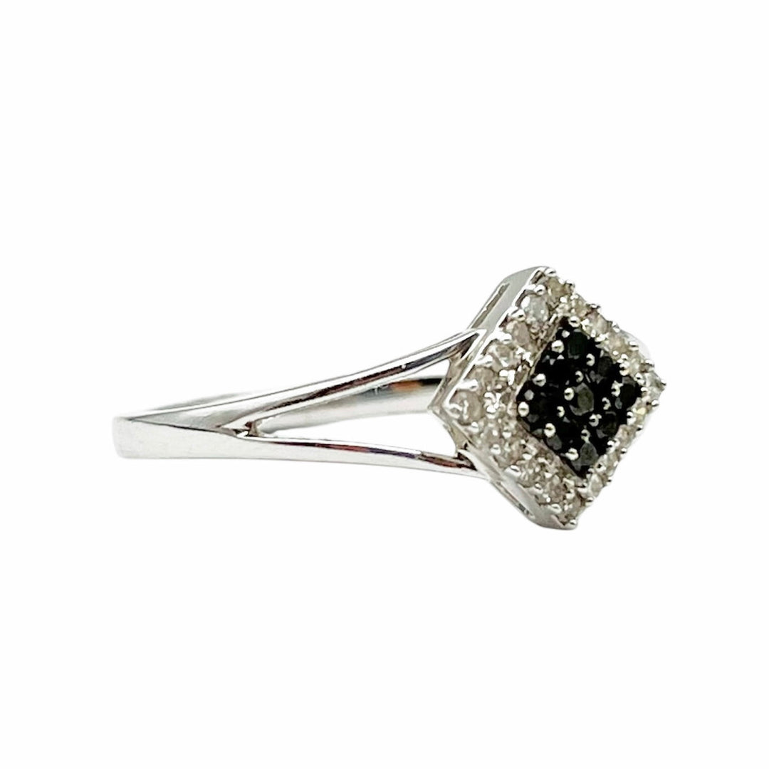 14k White Gold Cluster Diamond Estate Ring