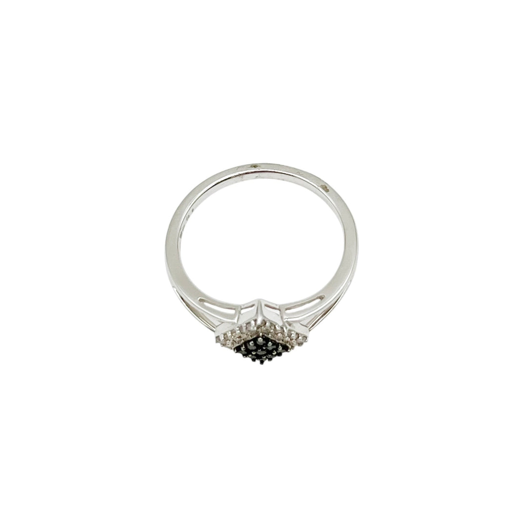 14k White Gold Cluster Diamond Estate Ring