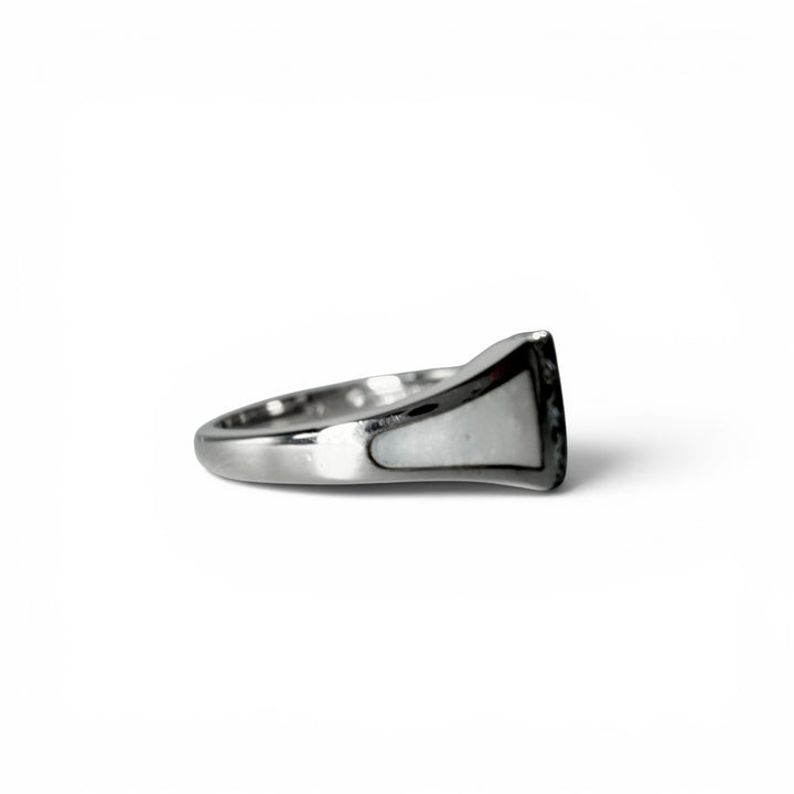 14k White Gold Diamond and Mother of Pearl Estate Ring