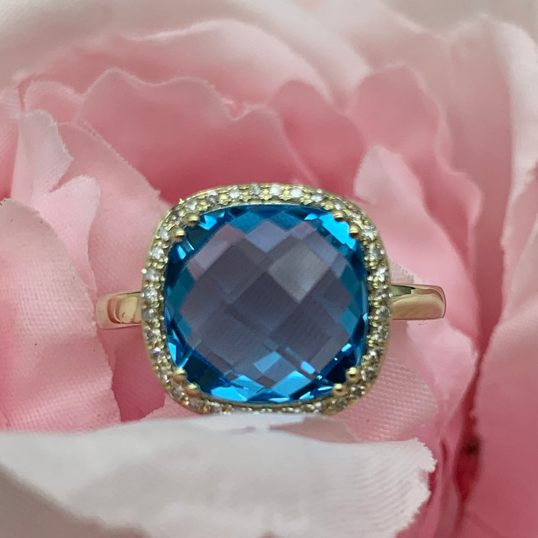 14k Yellow Gold Blue Topaz Ring