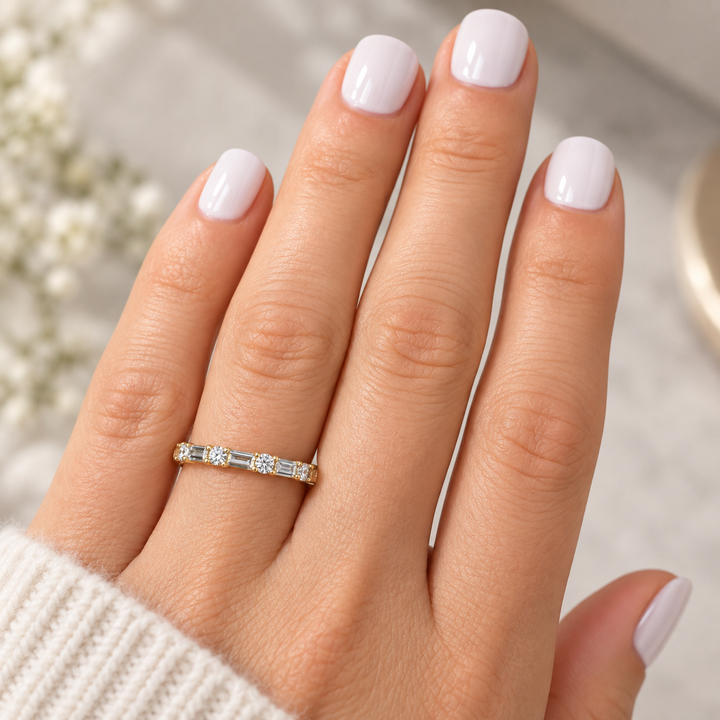 14k White Prong Set Baguette &amp; Round Wedding Band