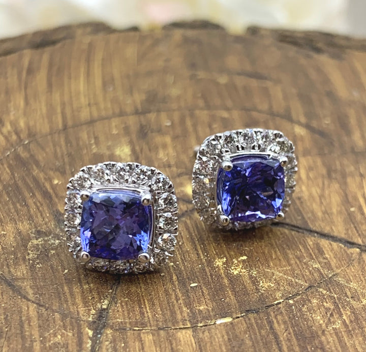 14k Stud Tanzanites Earrings