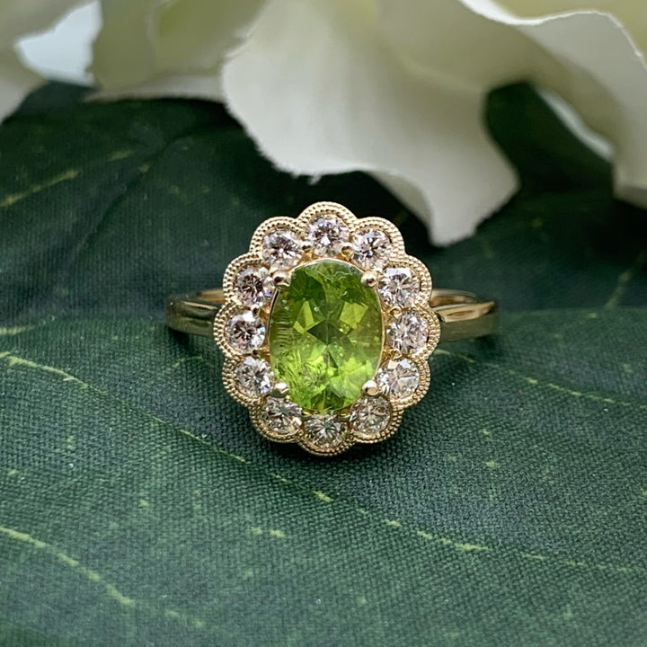18k Yellow Gold Peridot Gemstone Ring