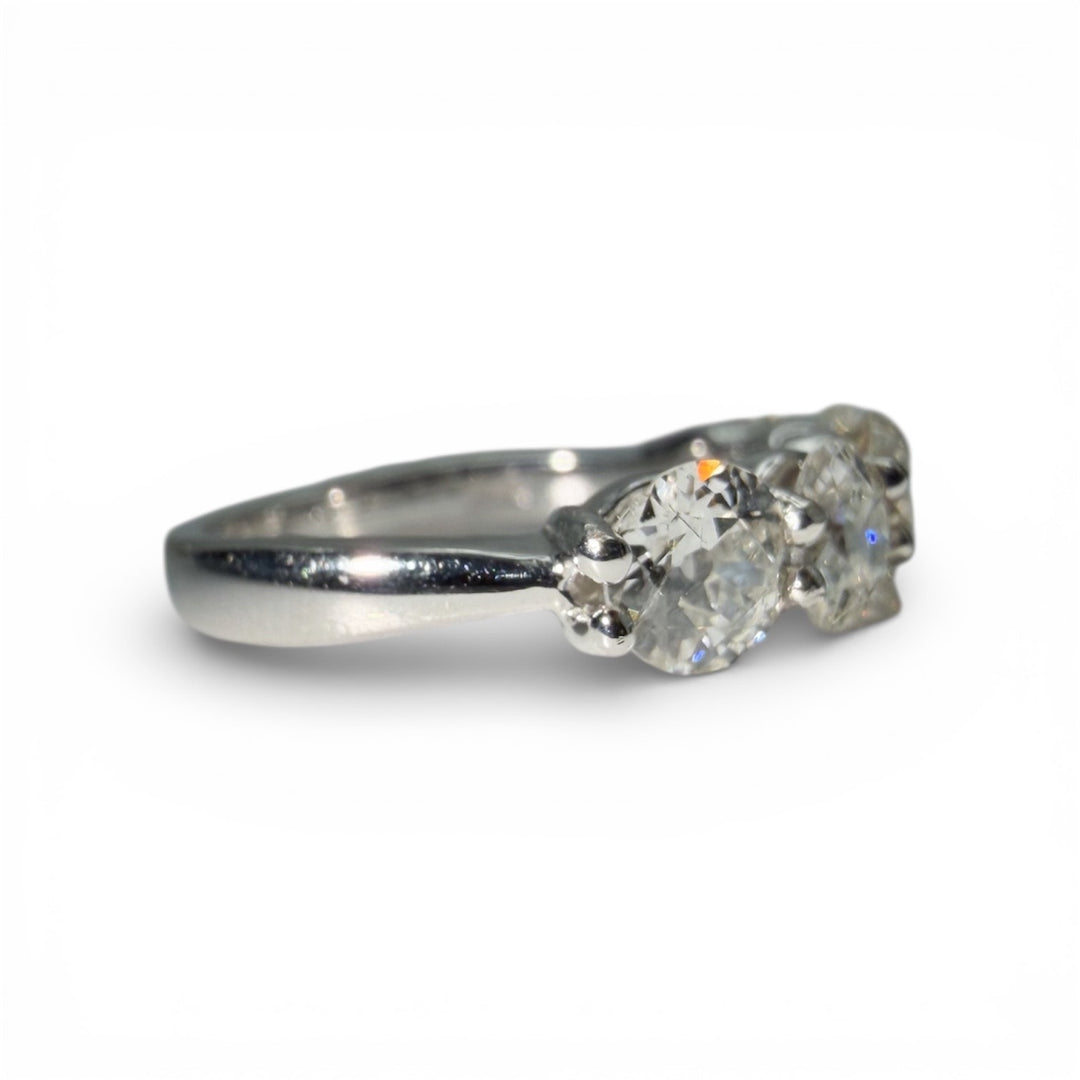14k White Gold 5 Stone Diamond Estate Ring