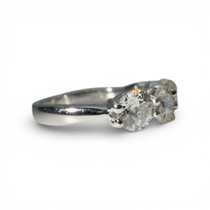 14k White Gold 5 Stone Diamond Estate Ring