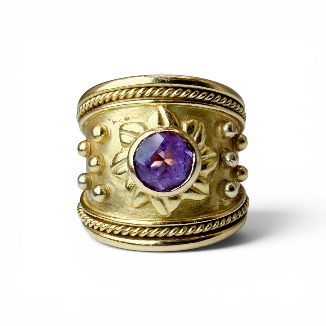 18k Yellow Gold Estate Amethyst Ring