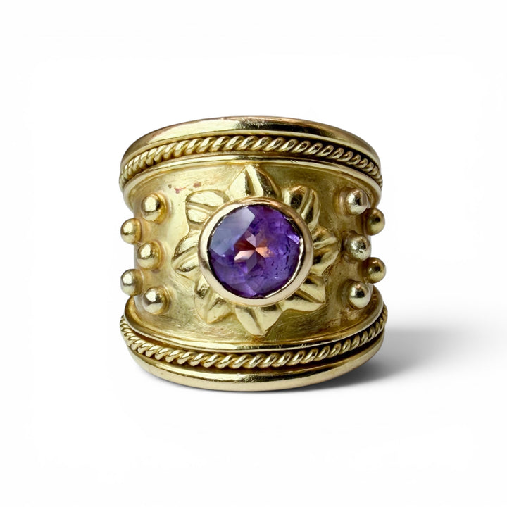 18k Yellow Gold Estate Amethyst Ring