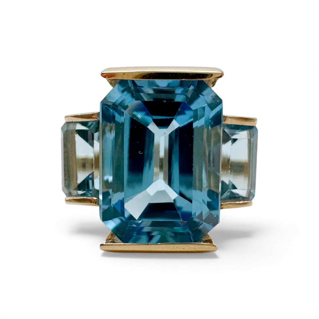 10k Yellow Gold Blue Topaz Estate Ring