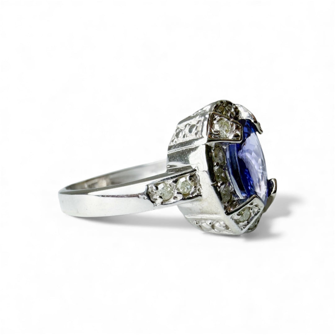 10k White Gold Vintage Tanzanite Estate Ring