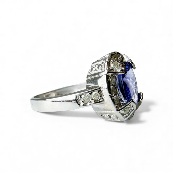 10k White Gold Vintage Tanzanite Estate Ring