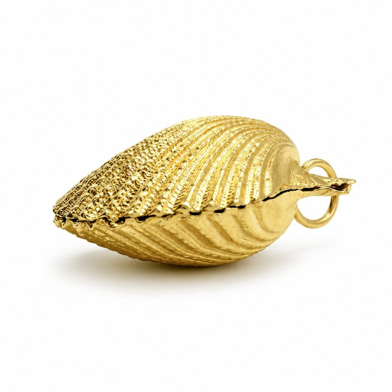 14k Yellow Estate Shell Pendant