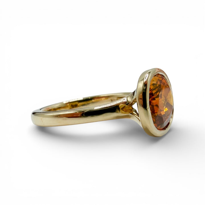 18k Yellow Gold Orange Sapphire Ring