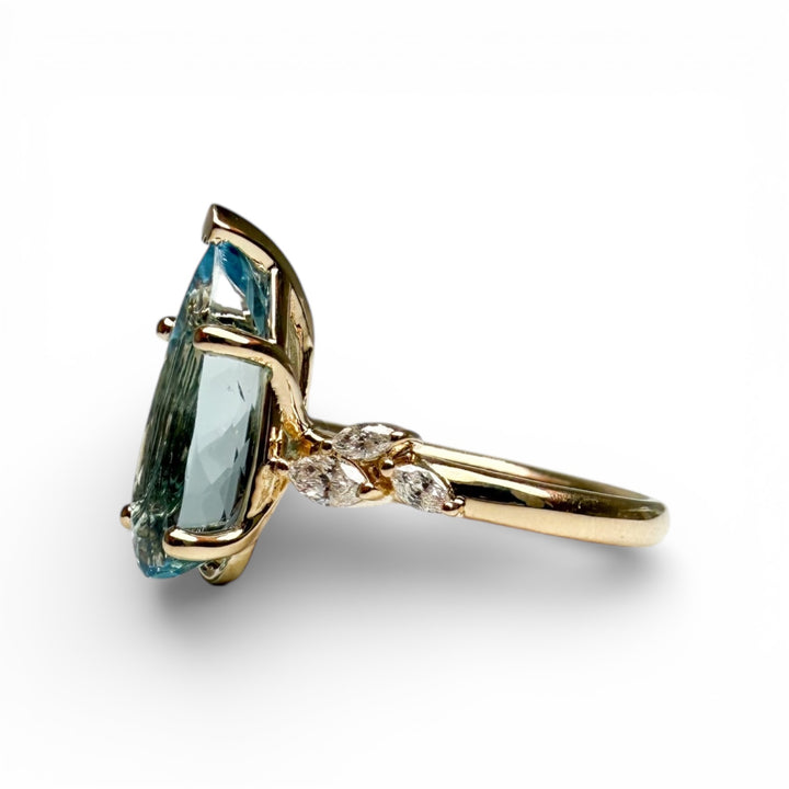 14k Yellow Gold Aquamarine Ring
