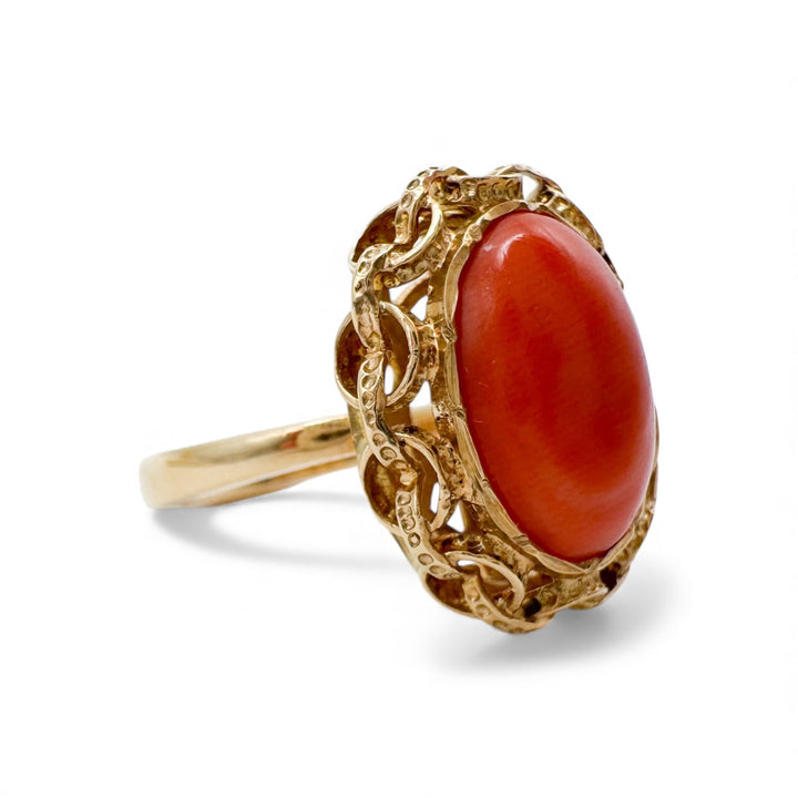 18k Yellow Gold Coral Estate Ring