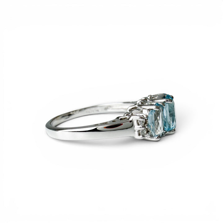 14k White Gold 3 Stone Aquamarine Estate Ring