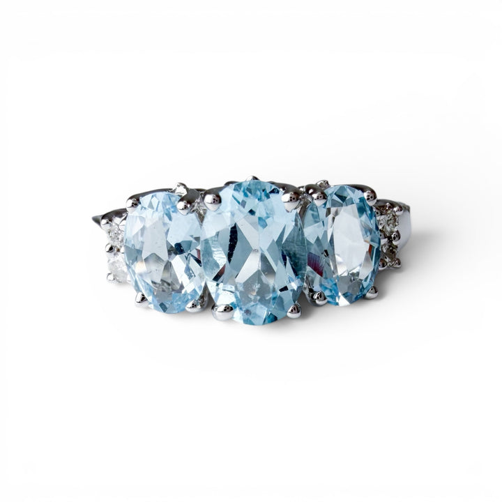 14k White Gold 3 Stone Aquamarine Estate Ring