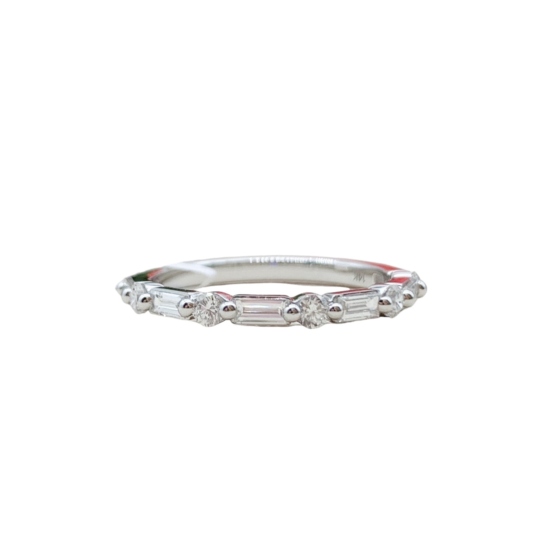 14k White Gold Prong Set 0.27ctw Round Diamond Wedding Band