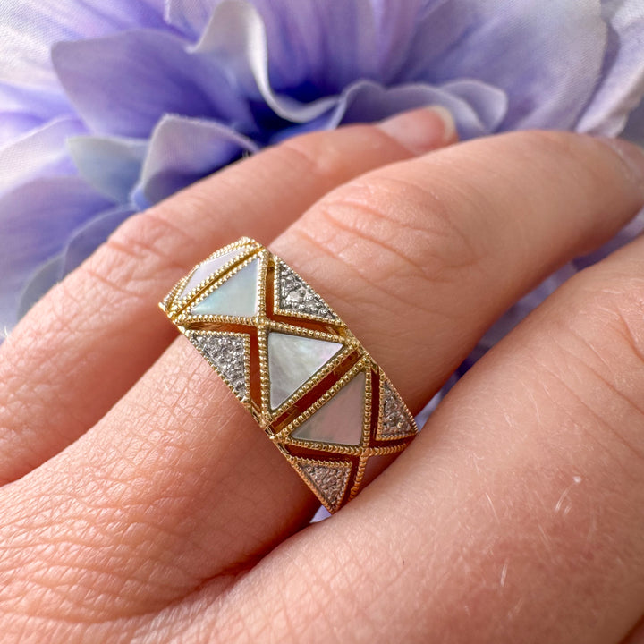 14k Yellow Gold Mother Of Pearl Geometric Ring
