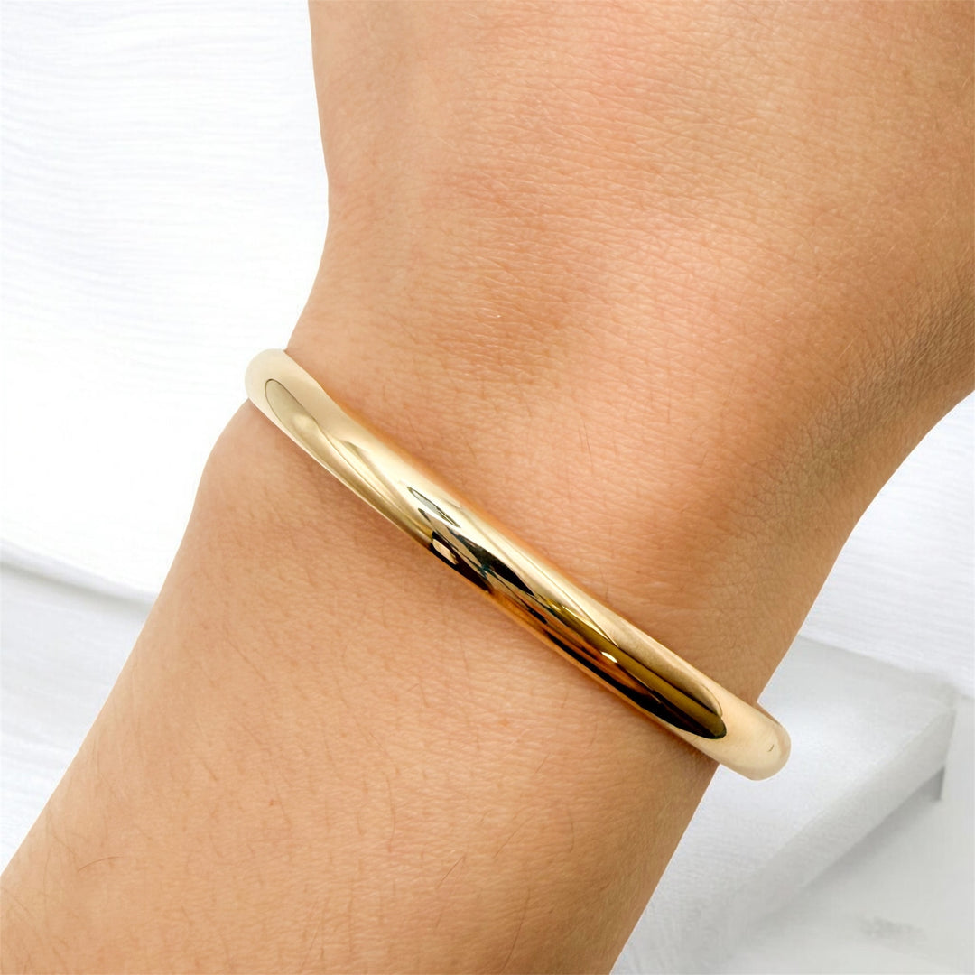 14k Yellow Gold Bangle Bracelet