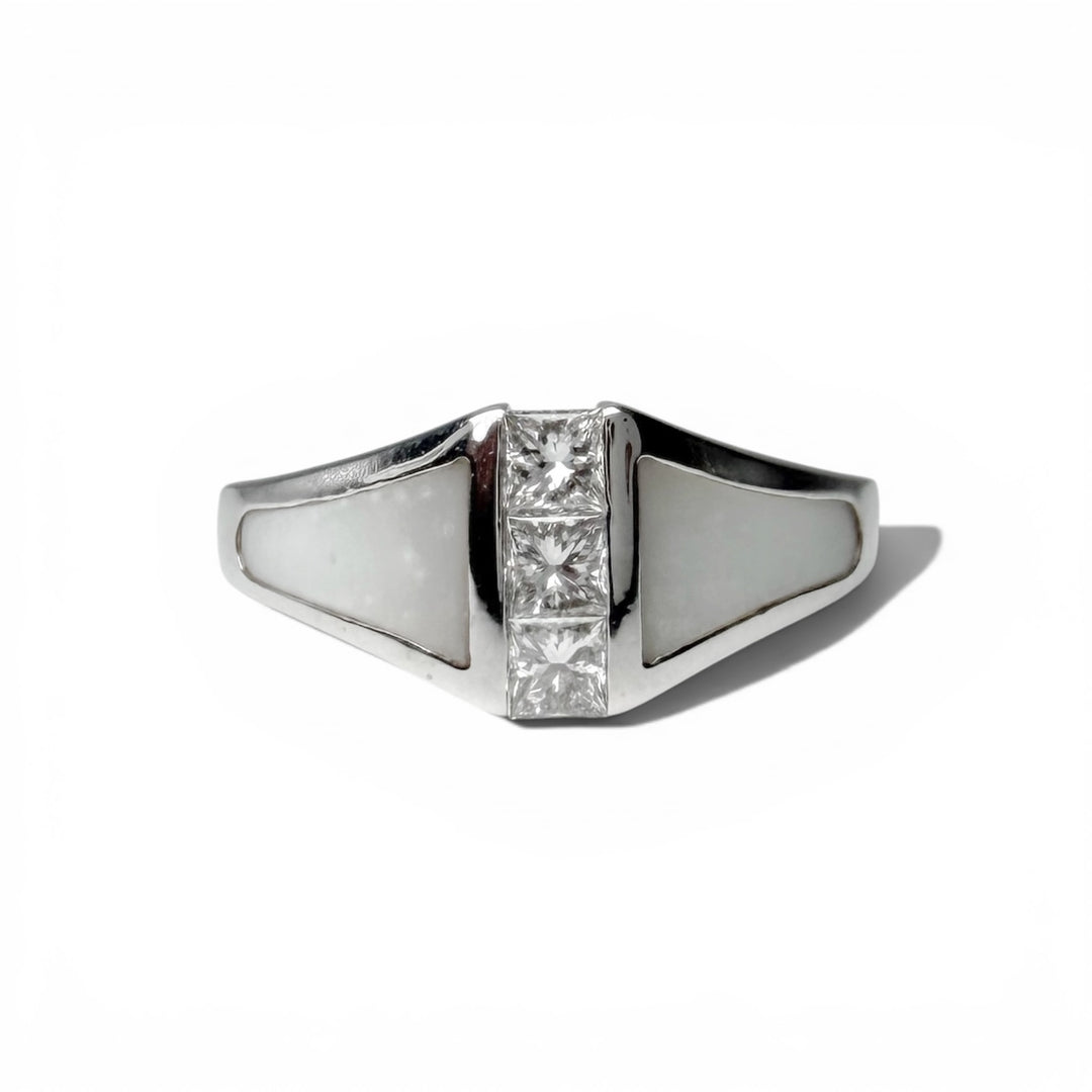 14k White Gold Diamond and Mother of Pearl Estate Ring