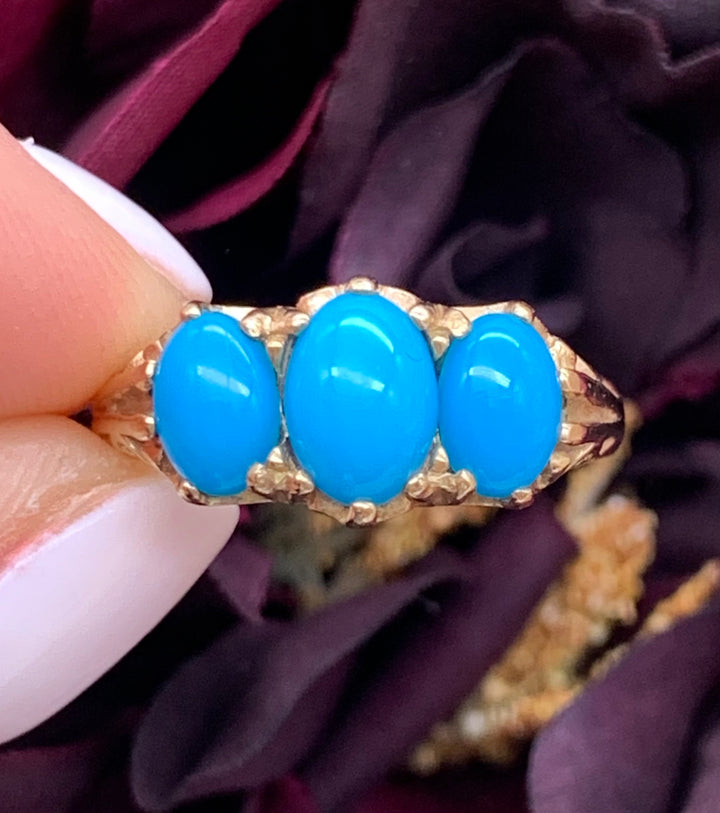 14k Yellow Gold 3 Stone Turquoises Estate Ring