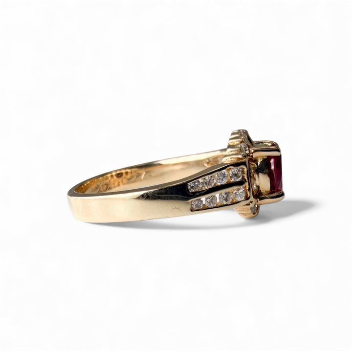 14k Yellow Gold Ruby Estate Ring