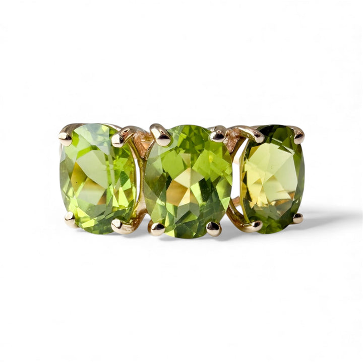 10k Yellow Gold 3 Stone Peridot Estate Ring
