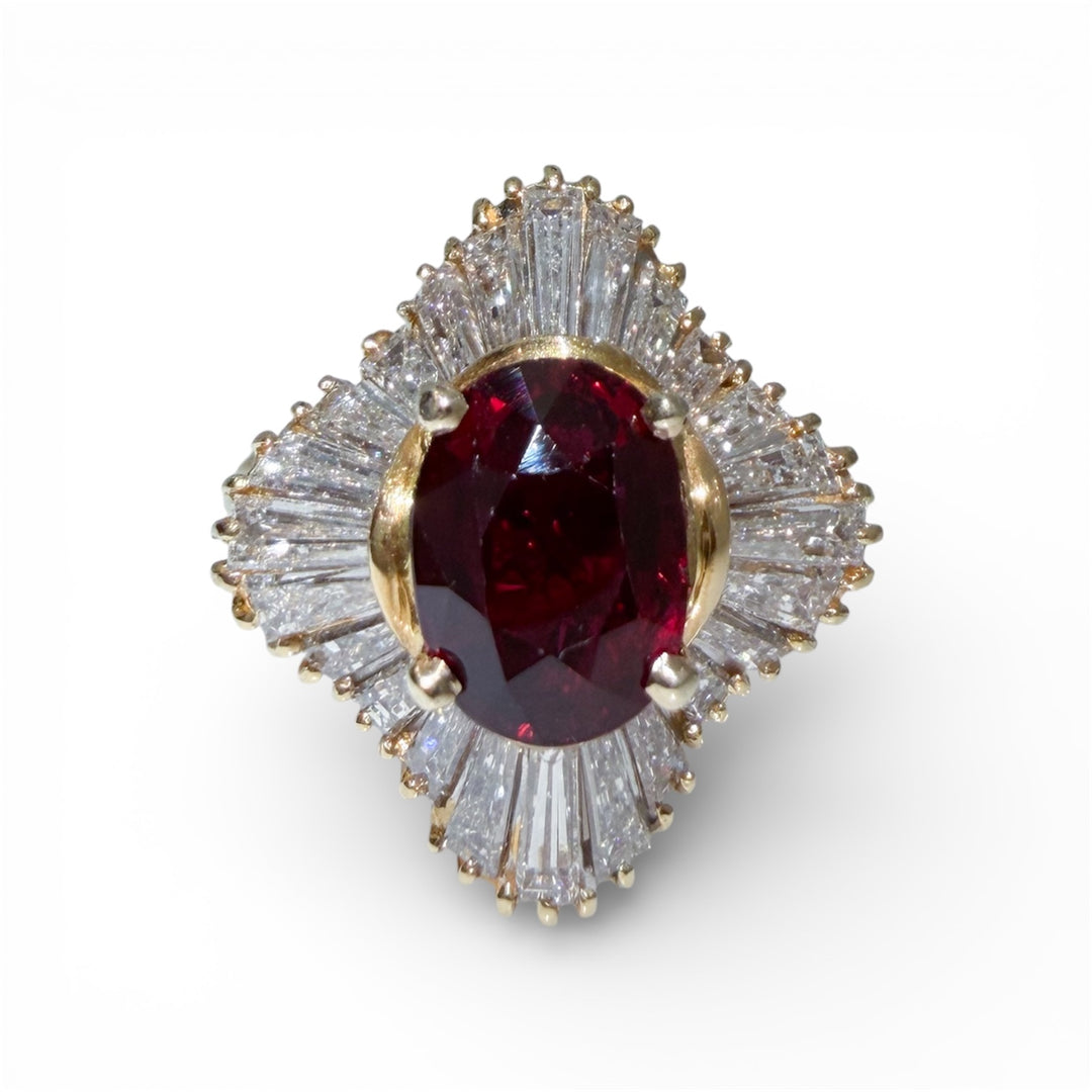 18k Yellow Gold Ballerina Ruby  Estate Ring