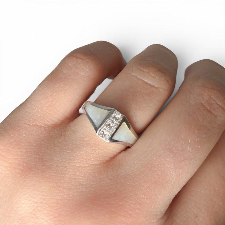 14k White Gold Diamond and Mother of Pearl Estate Ring