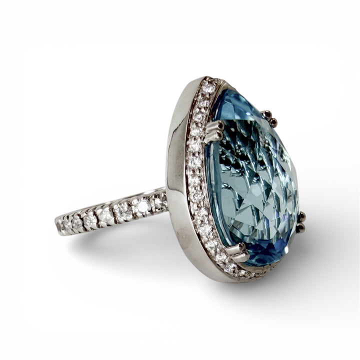 14k White Gold Blue Topaz Estate Ring