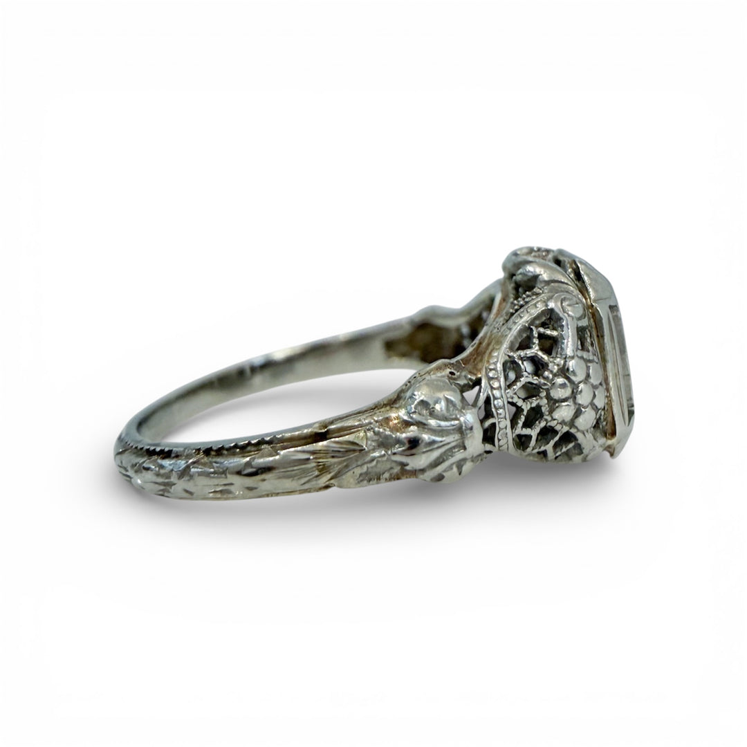 18k White Gold Antique Diamond Estate Ring